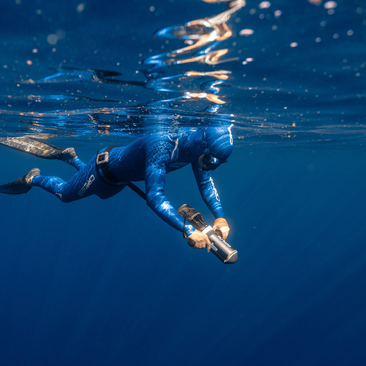 asiwo-u1-universal-underwater-scooter-for-diving1