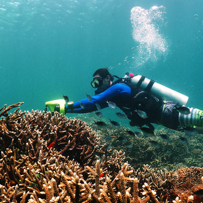 explore-the-depths-asiwo-sea-scooter-for-scuba-diving-up-to-131ft